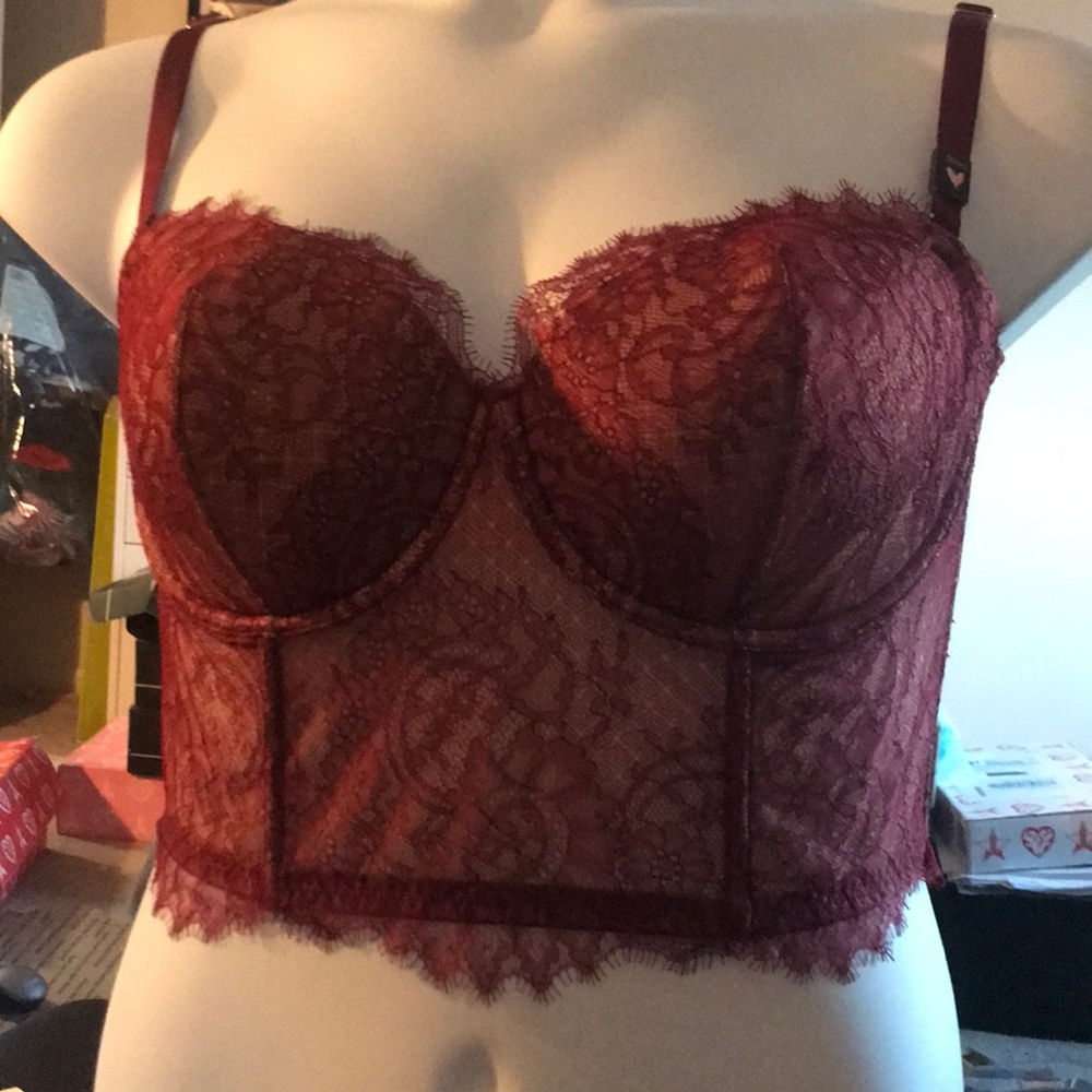 VS Dream Angles long lined strapless red lace bra